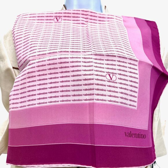 New Unused Valentino Scarf 100% Silk Satin 31" Lavender Pink Logo Printed (59) - Picture 3 of 9